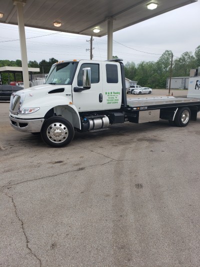 H & H TOWING