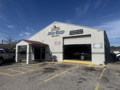 Richie's Airline Garage, Corpus Christi, Texas