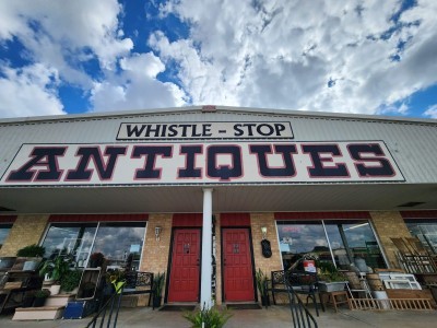 Whistle Stop Antiques-Auction