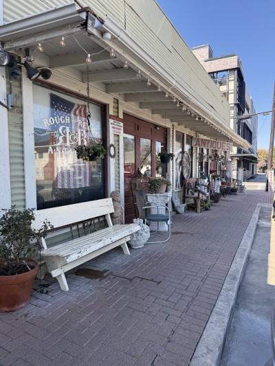 ROUGH AND READY ANTIQUES, Georgetown, Texas