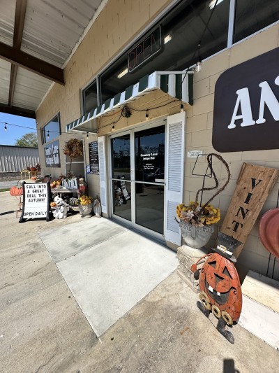 Country Lane Antique Mall