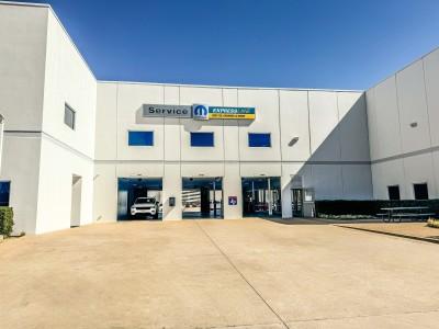 Huffines Chrysler Jeep Dodge Ram Plano Service, Plano, Texas