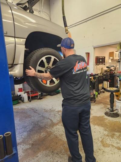 Art's Automotive Service, Richmond Heights, Virginia