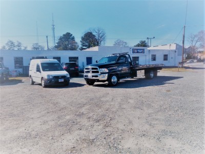 Navarre's Auto Service LLC