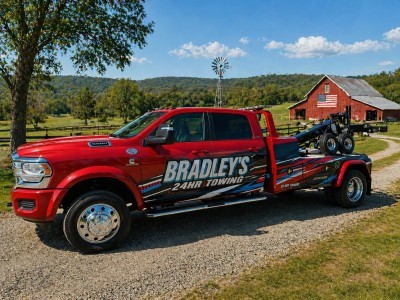 Bradley's 24hr Towing - Trucking