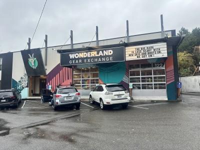 Wonderland Gear Exchange, Seattle Hill, Washington