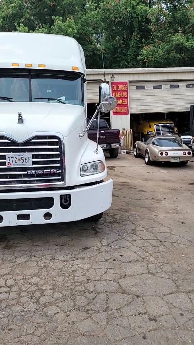 Hollinswood Auto & Truck Clinic, Old Baltimore, Maryland