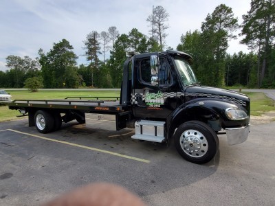 Mack's Towing LLC
