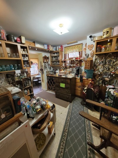 This & That Treasures Antiques,Collectibles, Vintage