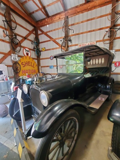 Skip's Antique Car Barn