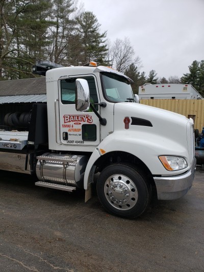 Bailey's Towing & Autobody