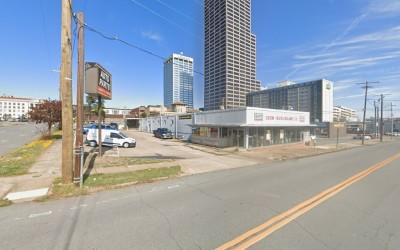 Bumper To Bumper - 7th & Arch, Little Rock, Arkansas