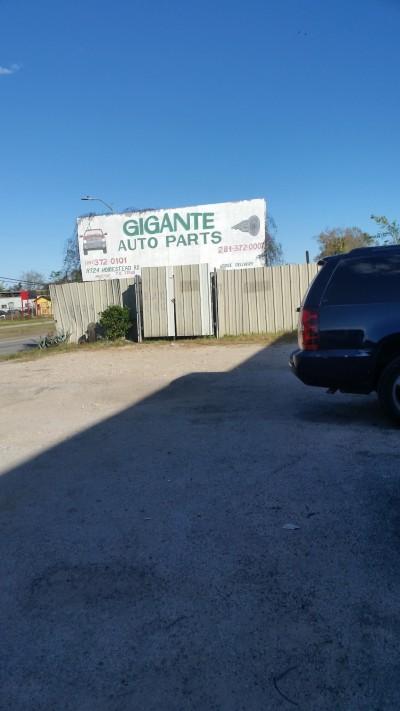 Gigante Auto Parts, Houston, Texas