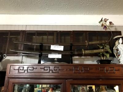 North Jackson Antiques & Uniques