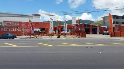 Monster Hi-5 and Tires, Honolulu, Hawaii