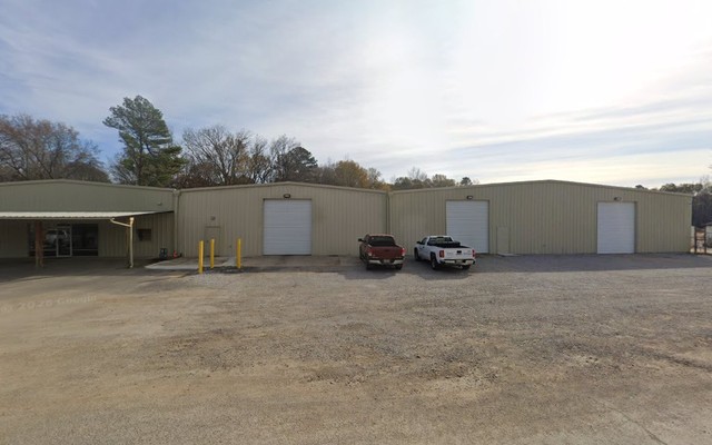 Skelton's Auto Parts & Garage