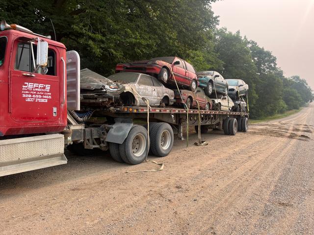 Jeff's Auto Wrecking | Cash for Vehicles, Farm Machinery & Metals