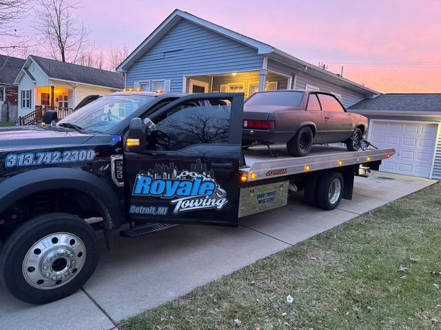Royale towing LLC