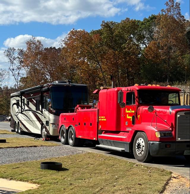 Hometown Heavy Wrecker Service, Chattanooga, Tennessee