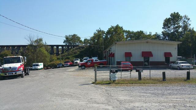 Jones Brothers - Flatbed, Heavy Duty & Semi Truck Towing, Clarksville, Tennessee