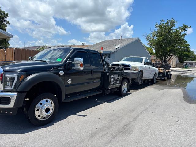 M&E Towing Services Inc, Hialeah, Florida