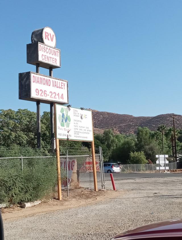 Neill's Recycle Center, Homelands, California