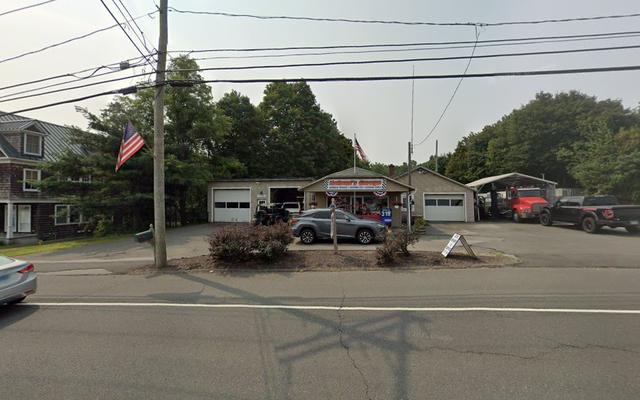 Holland's Garage, Burlington, Connecticut