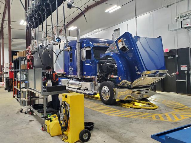 Speedco Truck Lube and Tires, Hamilton, Alabama