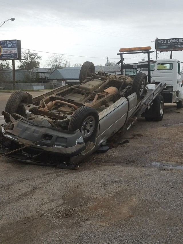 Knight's Tire Towing & Auto Service