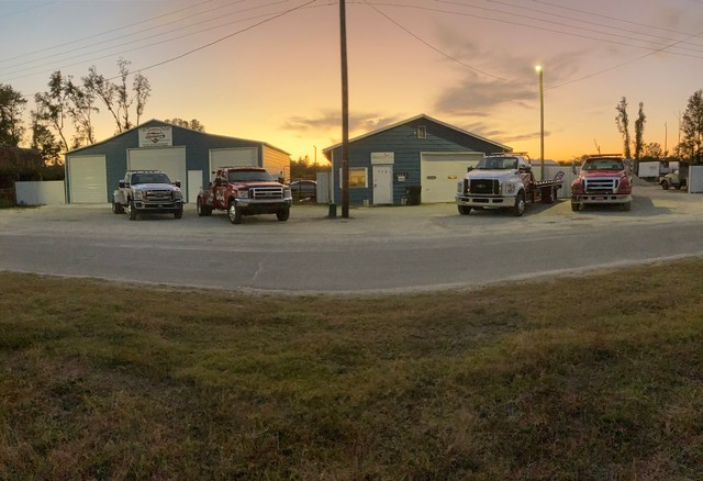 Johnnys Towing and Recovery