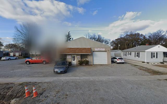 Marks Auto body, Carlyle, Illinois