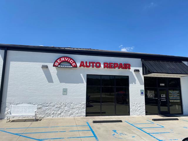 Service Street Tire & Auto Repair, Knoxville, Tennessee