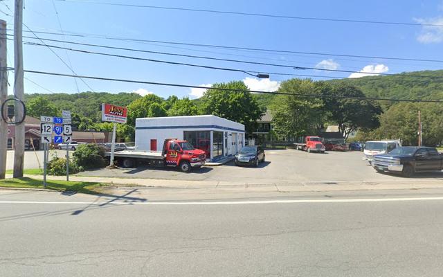 J & M Auto, Bellows Falls, Vermont