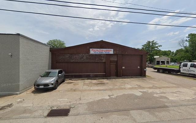 Pitts Collision & Wrecker Services, Steele, Missouri