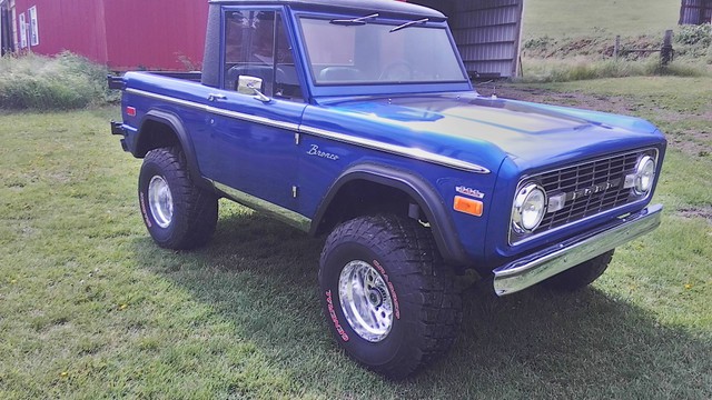 Hunt's Auto Refinishing