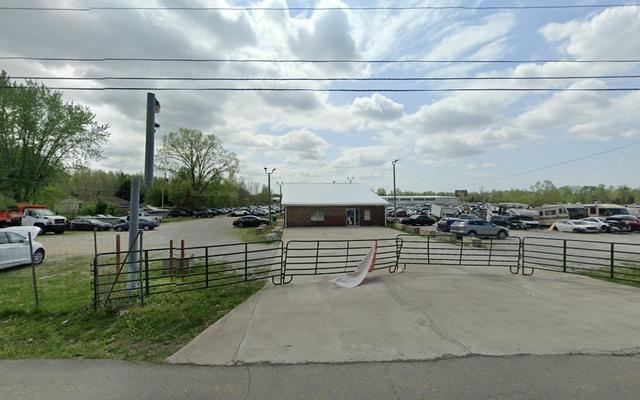 Austin Public Auto Auction, Austin, Indiana