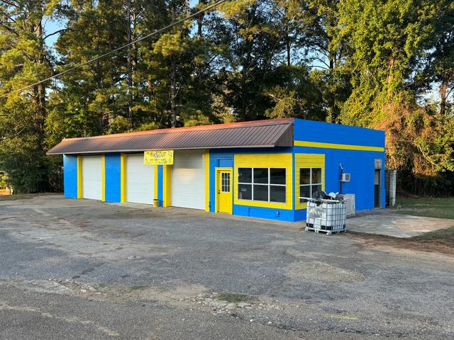 In & Out Autocare, Decatur, Mississippi