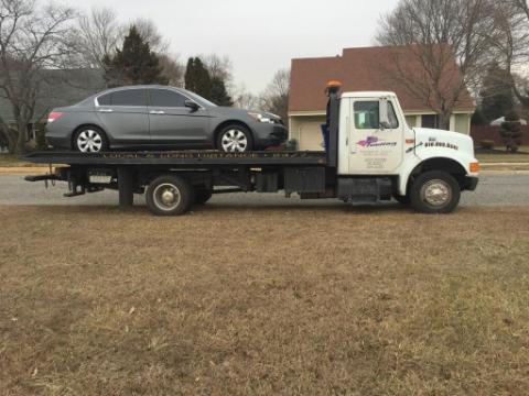 J's Towing