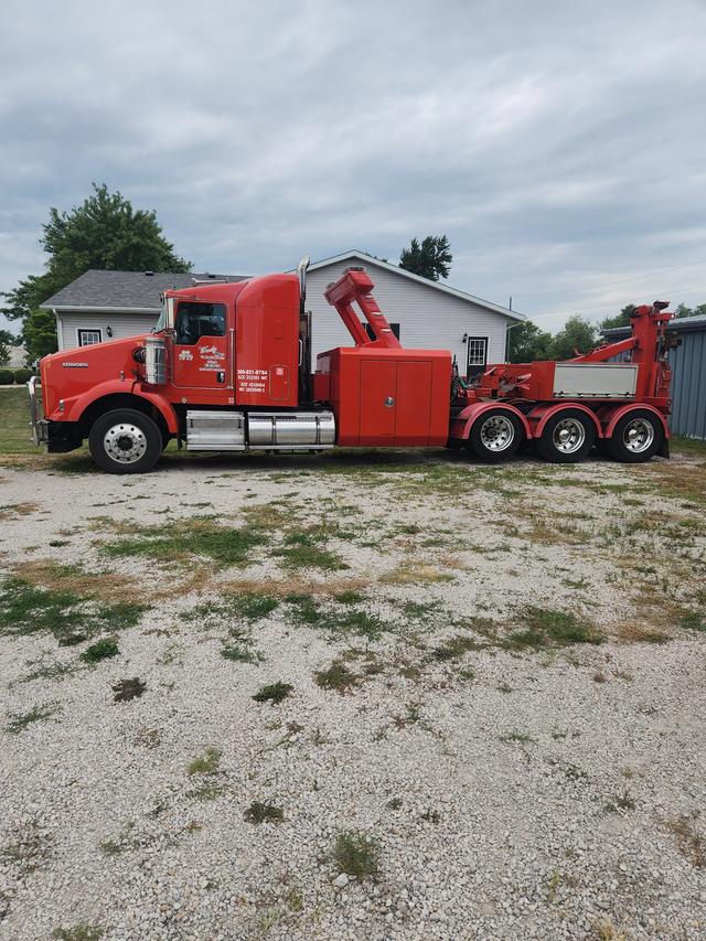 A Family Mans Towing, LLC, Gridley, Illinois
