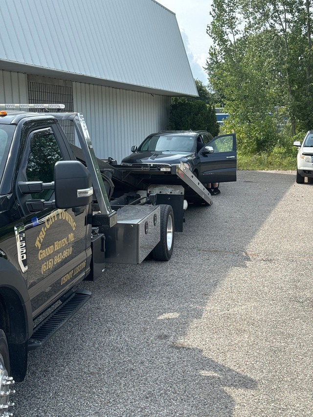 Tri-City Towing Service LLC