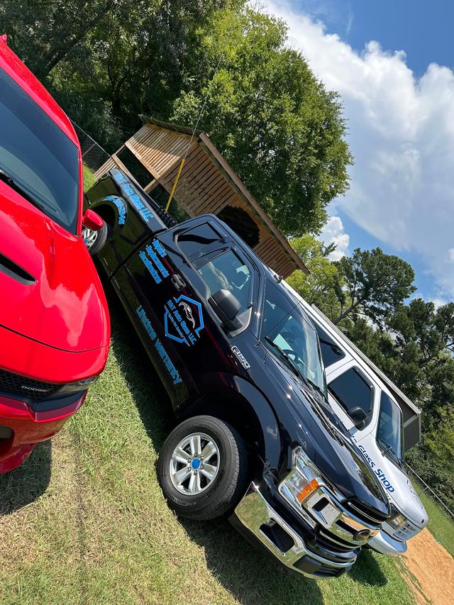 R&T AutoGlass LLC.