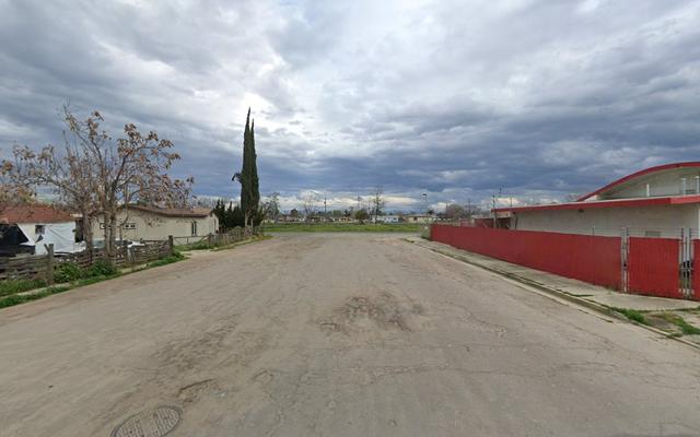Mc's Auto Repair, Pixley, California