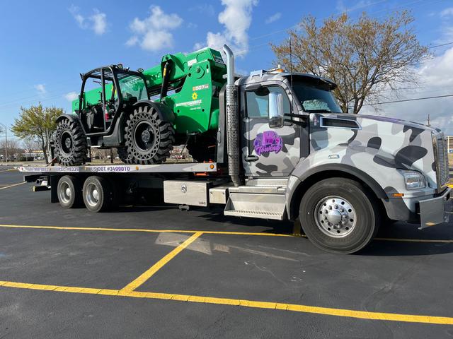 B's Towing Services & Roadside Assistance