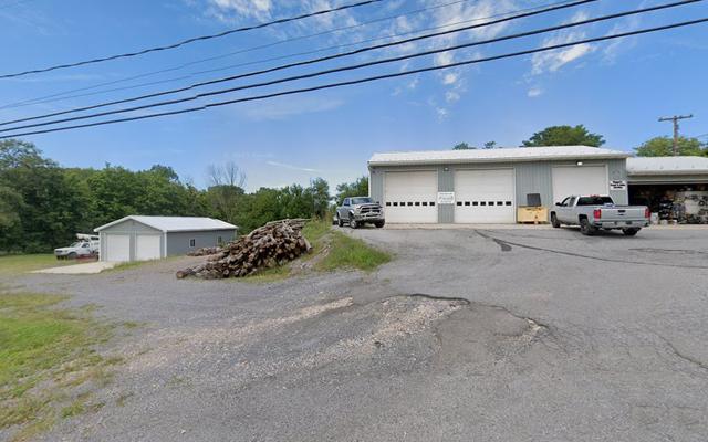 Wayne's Truck & Auto Service, Imlertown, Pennsylvania