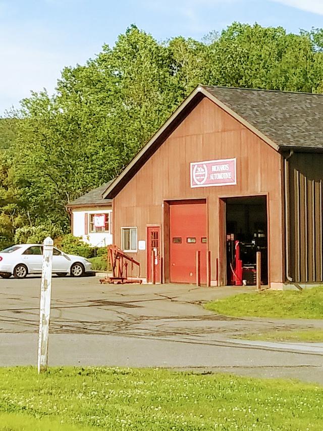 Richard's Automotive, South Deerfield, Massachusetts