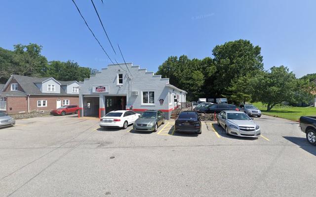 Milez Garage, Garnet Valley, Pennsylvania