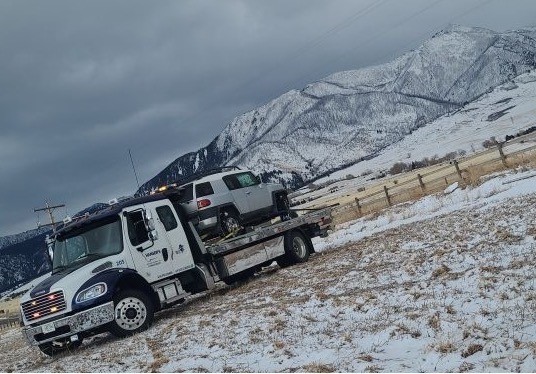 Hanser’s Towing & Semi Truck Heavy Wrecker