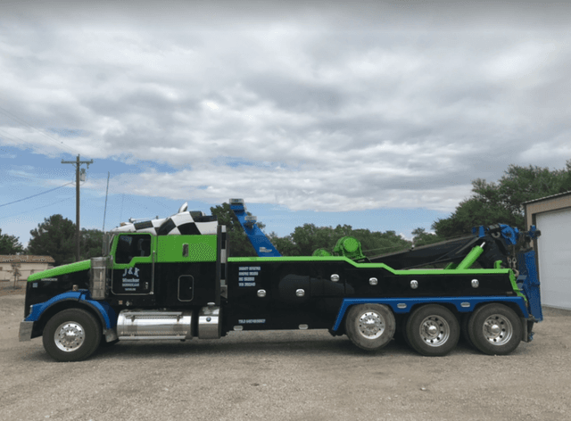J & K Wrecker Service, Tatum, New Mexico