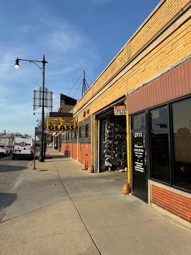 Fernandez Used Auto Glass, Chicago, Illinois