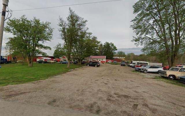 B & K Auto Parts, Warren, Indiana